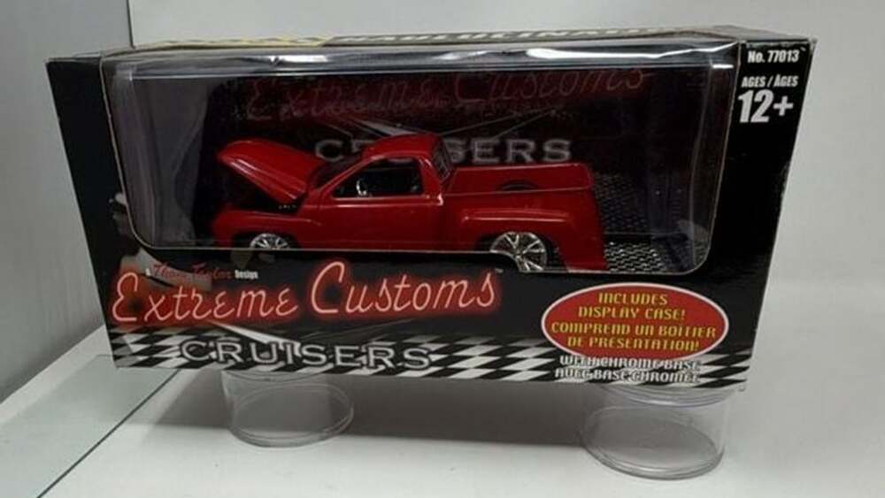 Hawk Thom Taylor Extreme Customs Cruisers Haulucination 1/24 Scale Diecast Vehic